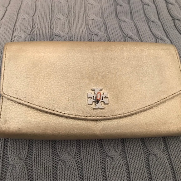 Tory Burch Handbags - Gold Tory Burch Clutch/Wallet 🌺